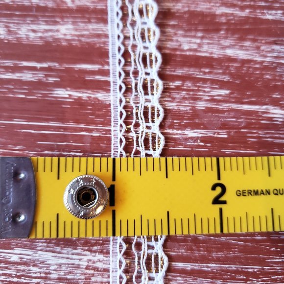 Ivory & Metallic Gold Scalloped Trim - 1/2" inch x 12 yards - Picture 3 of 8